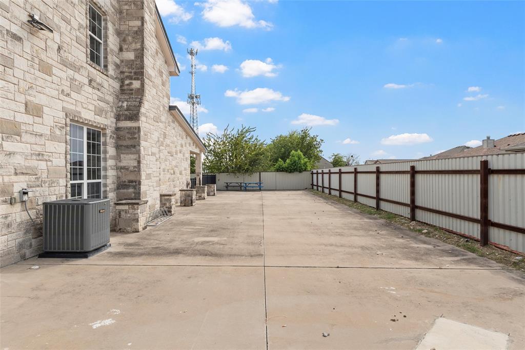 5102 Cinch Drive Property Photo 6