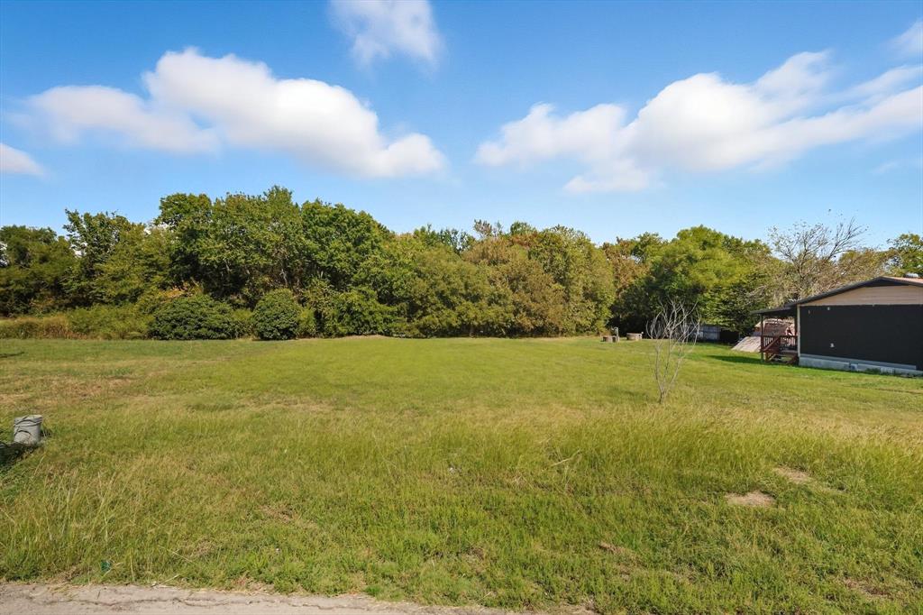869 Lakeside Drive Property Photo 14