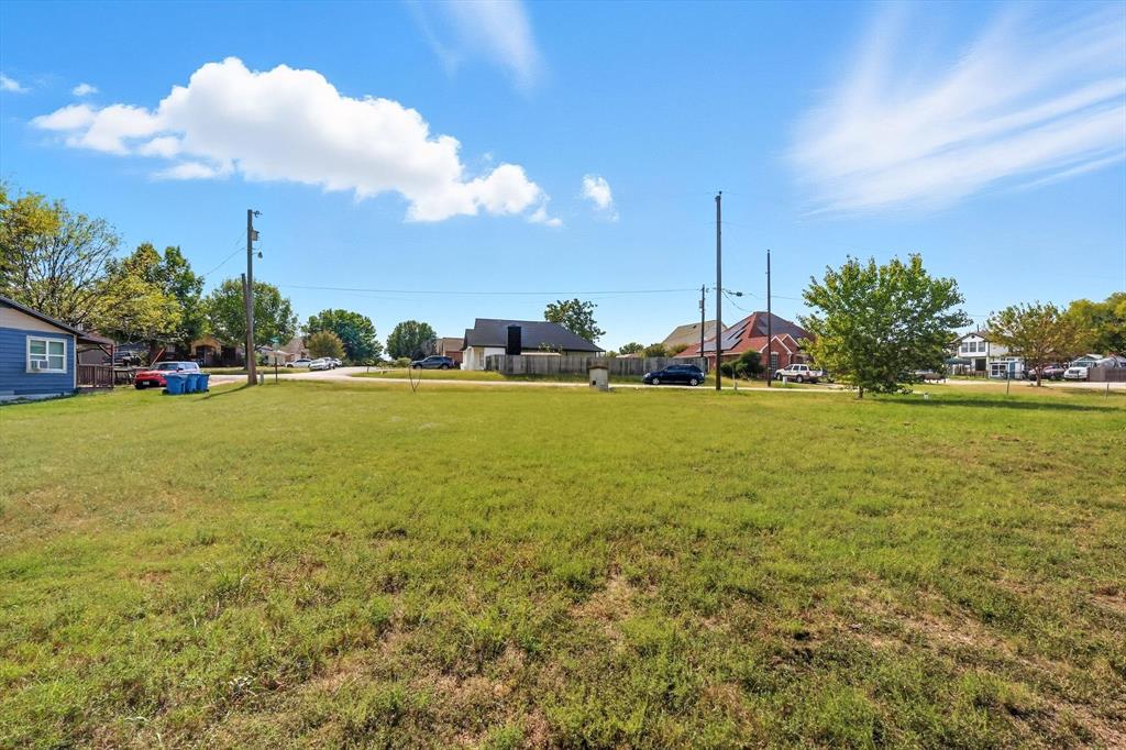 869 Lakeside Drive Property Photo 15
