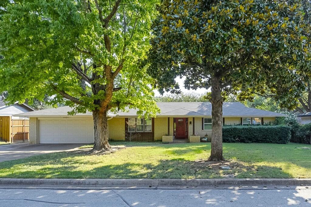 1315 Westcrest Drive Property Photo 1