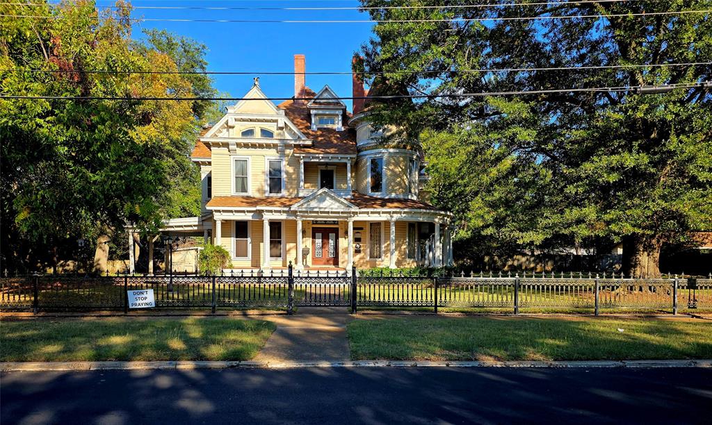 802 Fitzhugh Avenue Property Photo 1