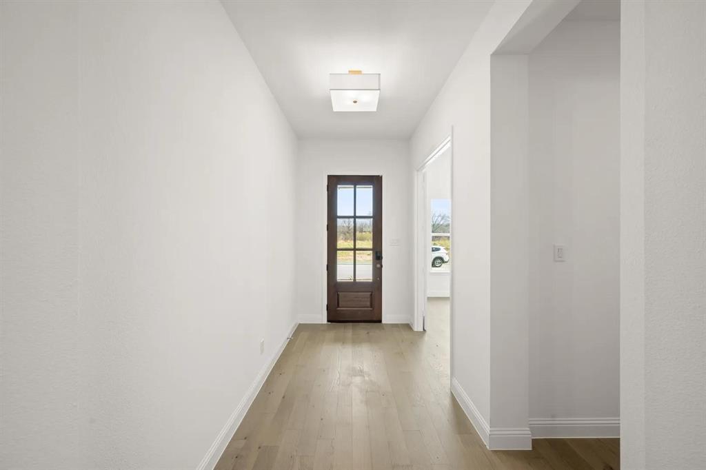 4730 Hawthorn Hills Property Photo 3