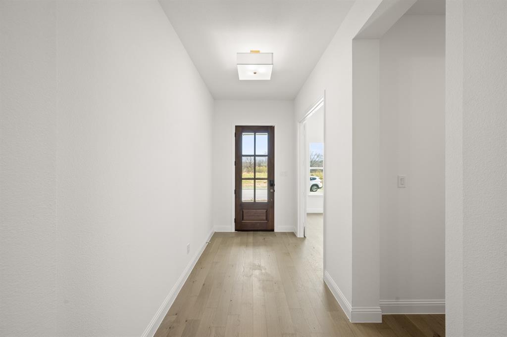 4730 Hawthorn Hills Property Photo 4
