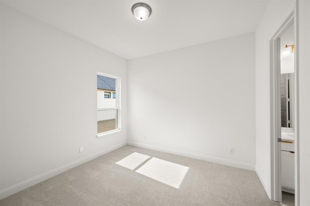 4730 Hawthorn Hills Property Photo 12