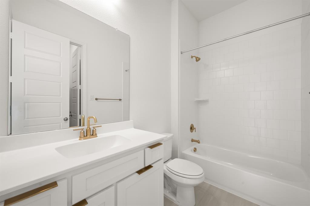 4730 Hawthorn Hills Property Photo 13