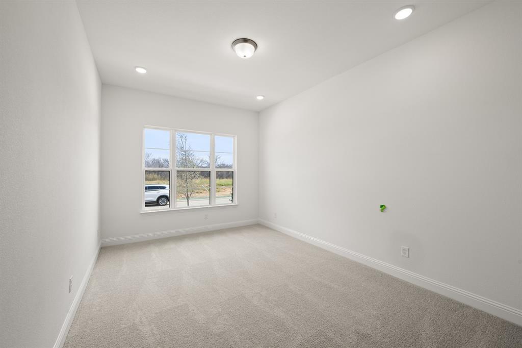 4730 Hawthorn Hills Property Photo 14