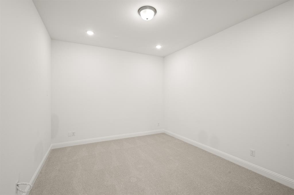 4730 Hawthorn Hills Property Photo 23