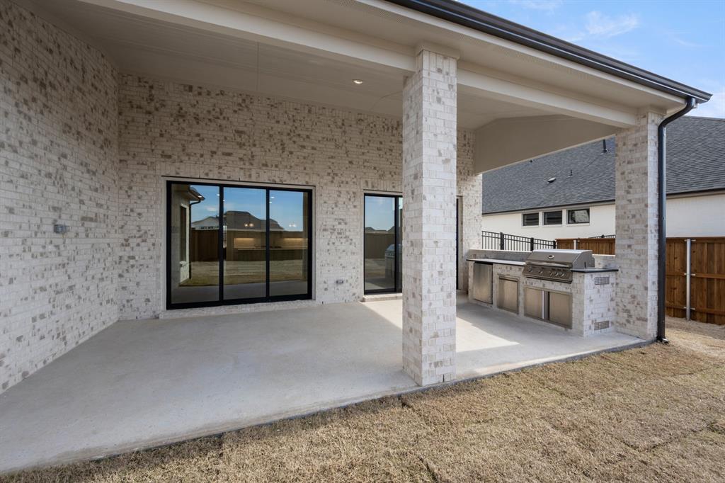 4730 Hawthorn Hills Property Photo 32