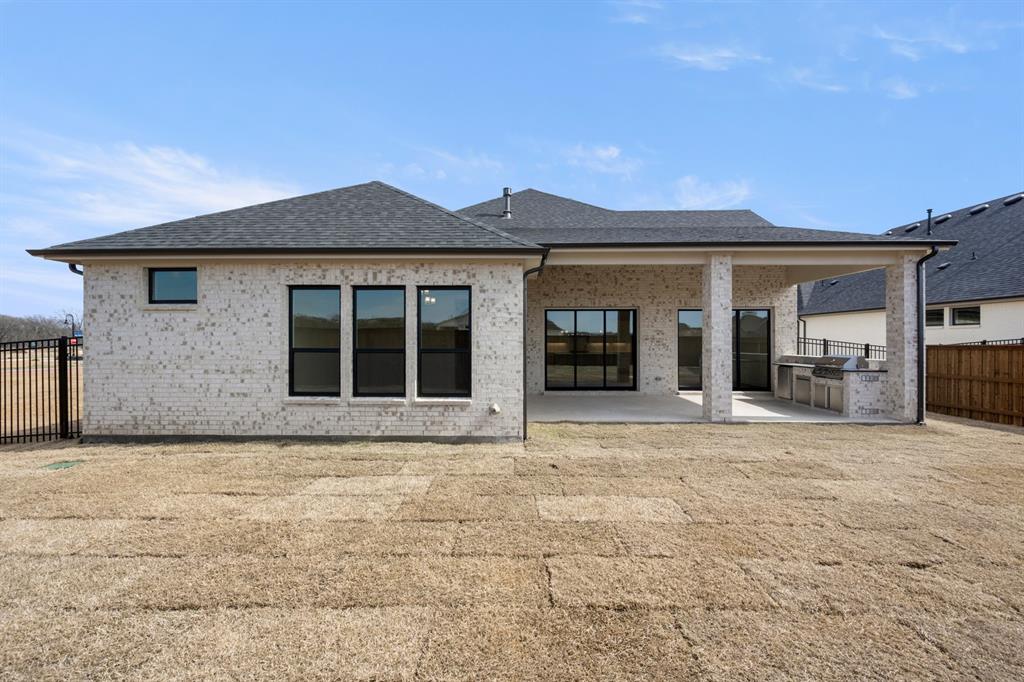 4730 Hawthorn Hills Property Photo 34