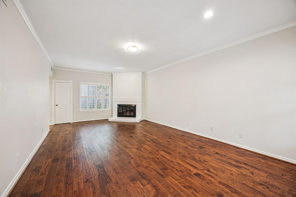 6742 E Northwest Highway Property Photo 6