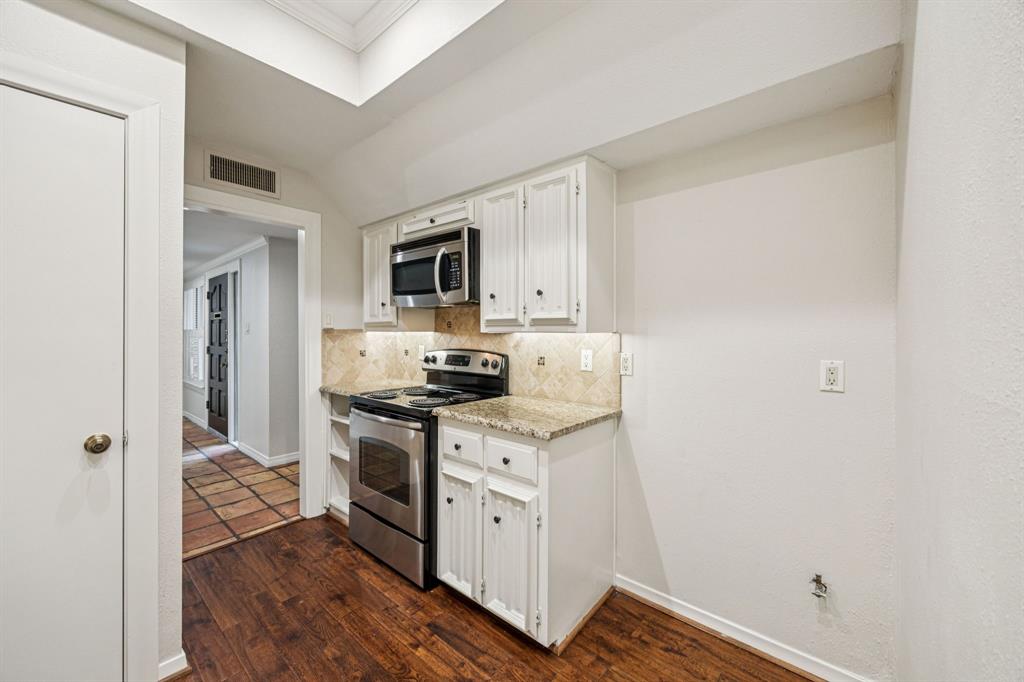 6742 E Northwest Highway Property Photo 14