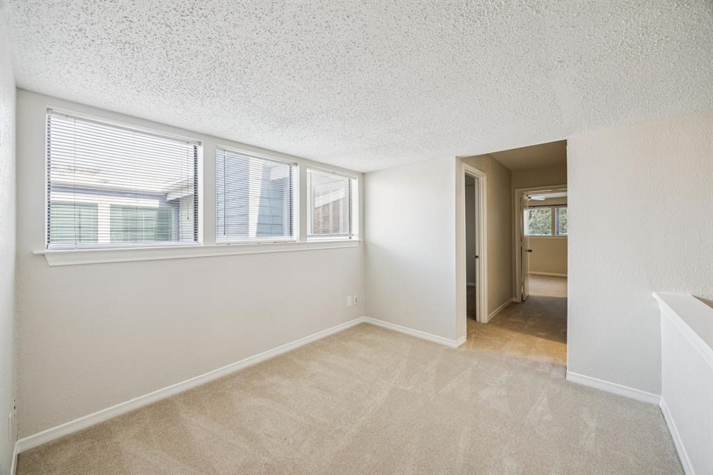 6742 E Northwest Highway Property Photo 16