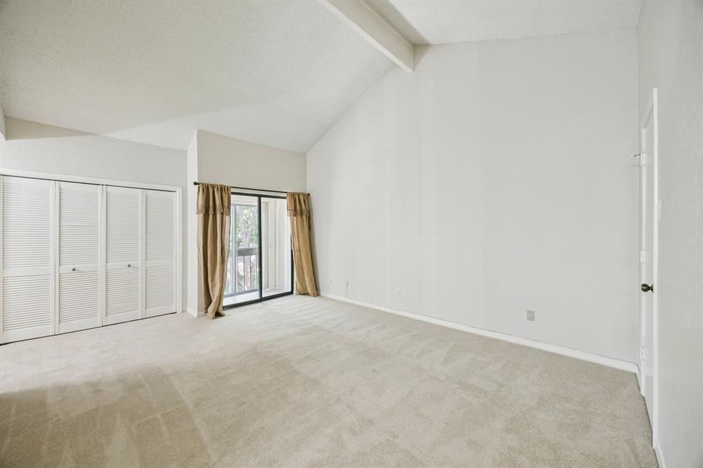 6742 E Northwest Highway Property Photo 18