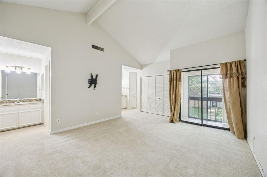 6742 E Northwest Highway Property Photo 20