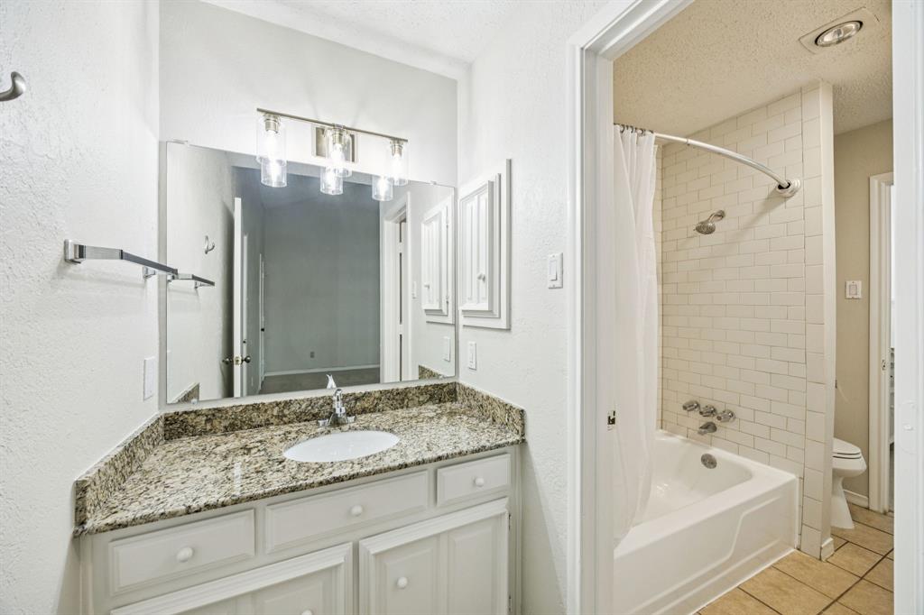 6742 E Northwest Highway Property Photo 21