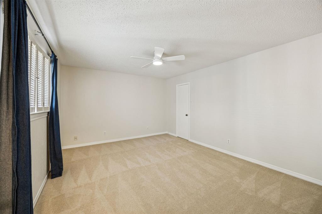 6742 E Northwest Highway Property Photo 24