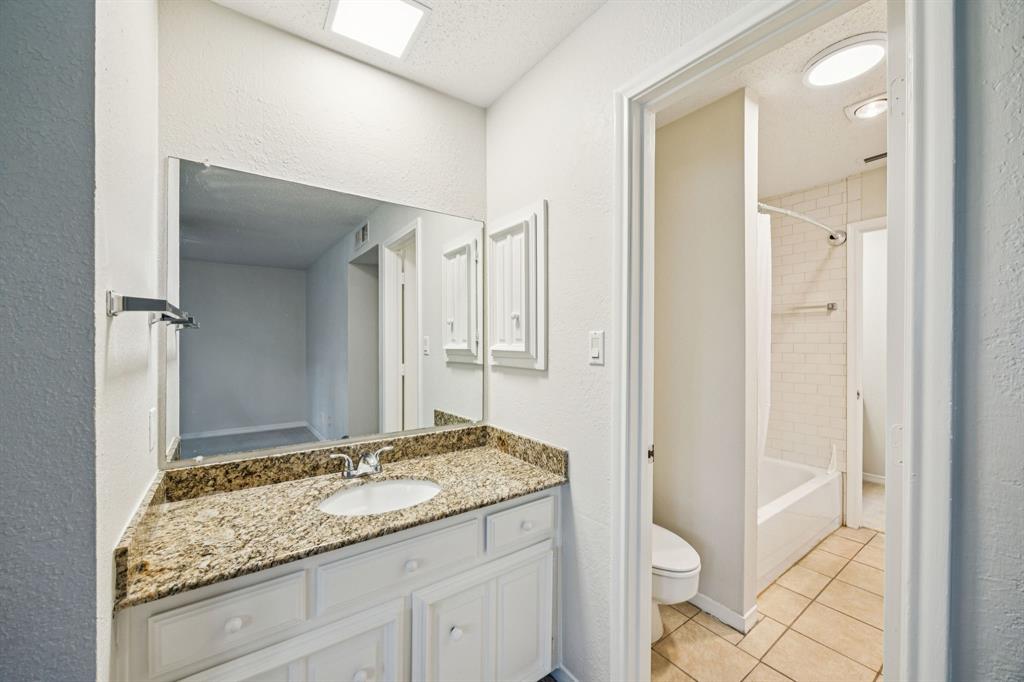 6742 E Northwest Highway Property Photo 27