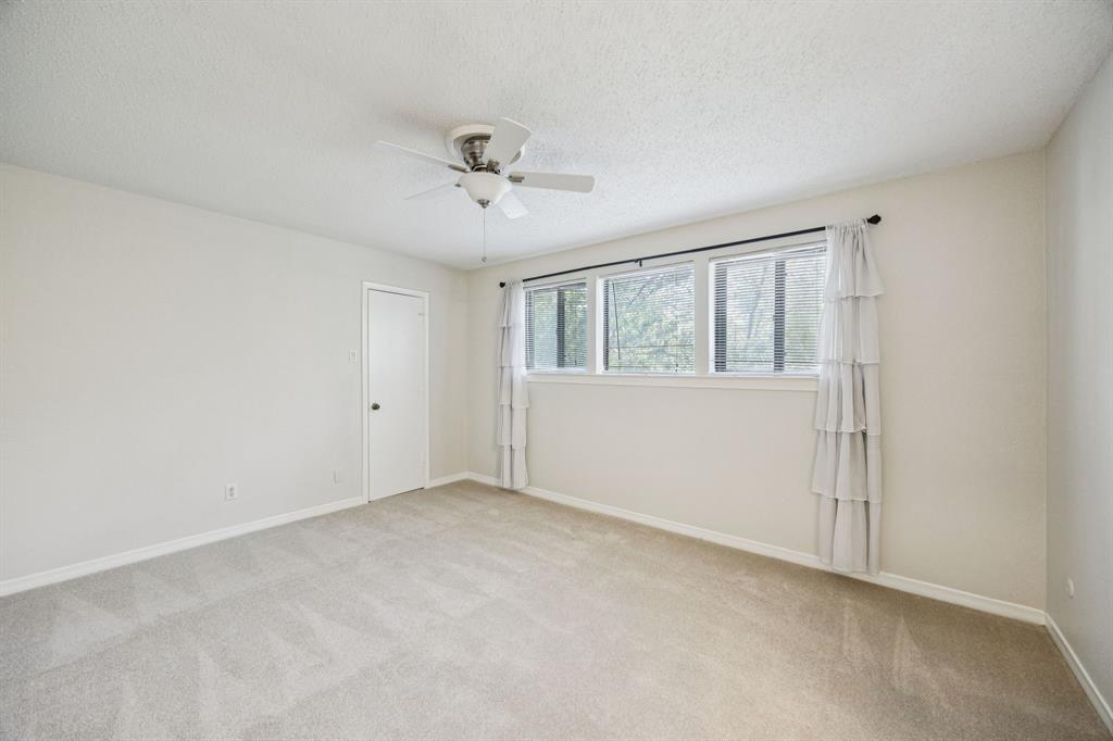 6742 E Northwest Highway Property Photo 29