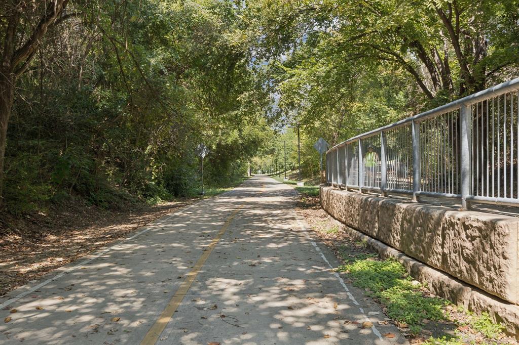 6742 E Northwest Highway Property Photo 34