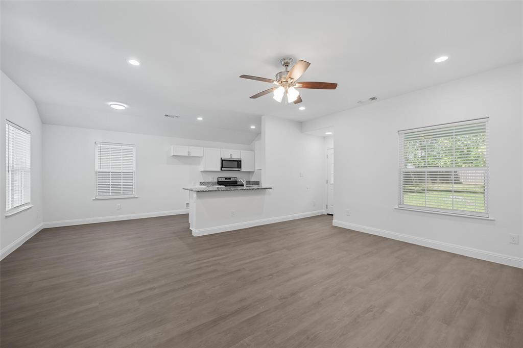 415 W Monterey Street Property Photo 9