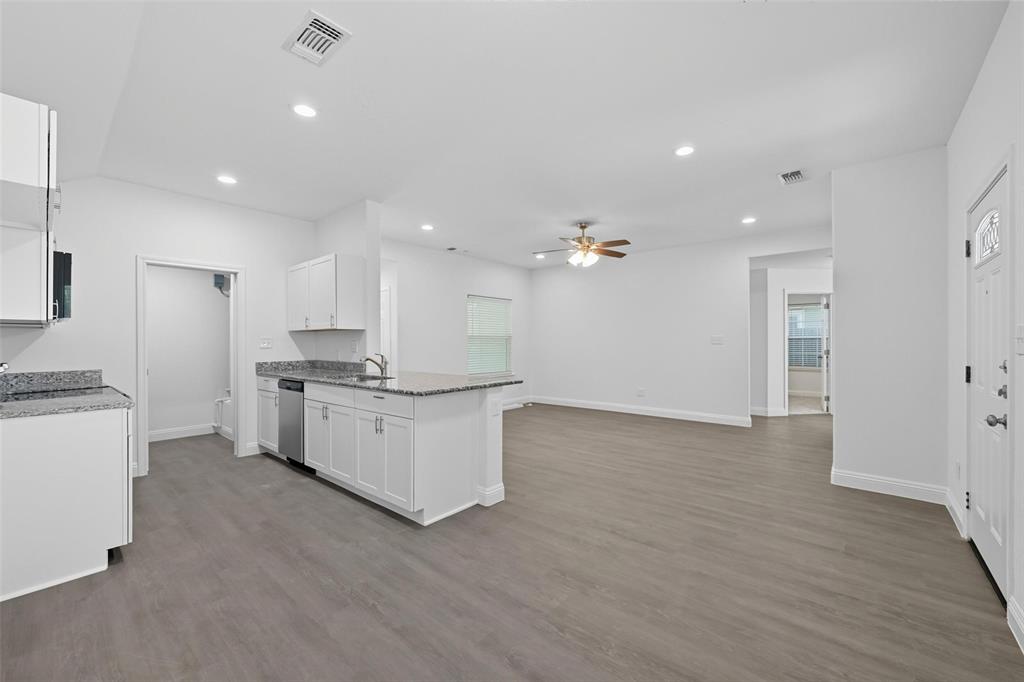 415 W Monterey Street Property Photo 10
