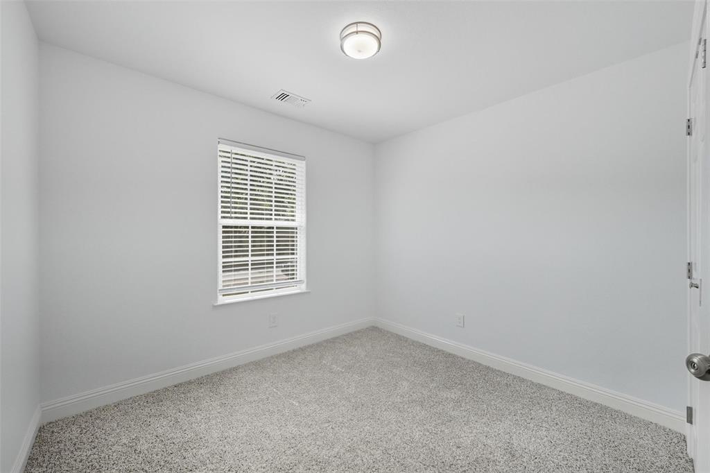 415 W Monterey Street Property Photo 18