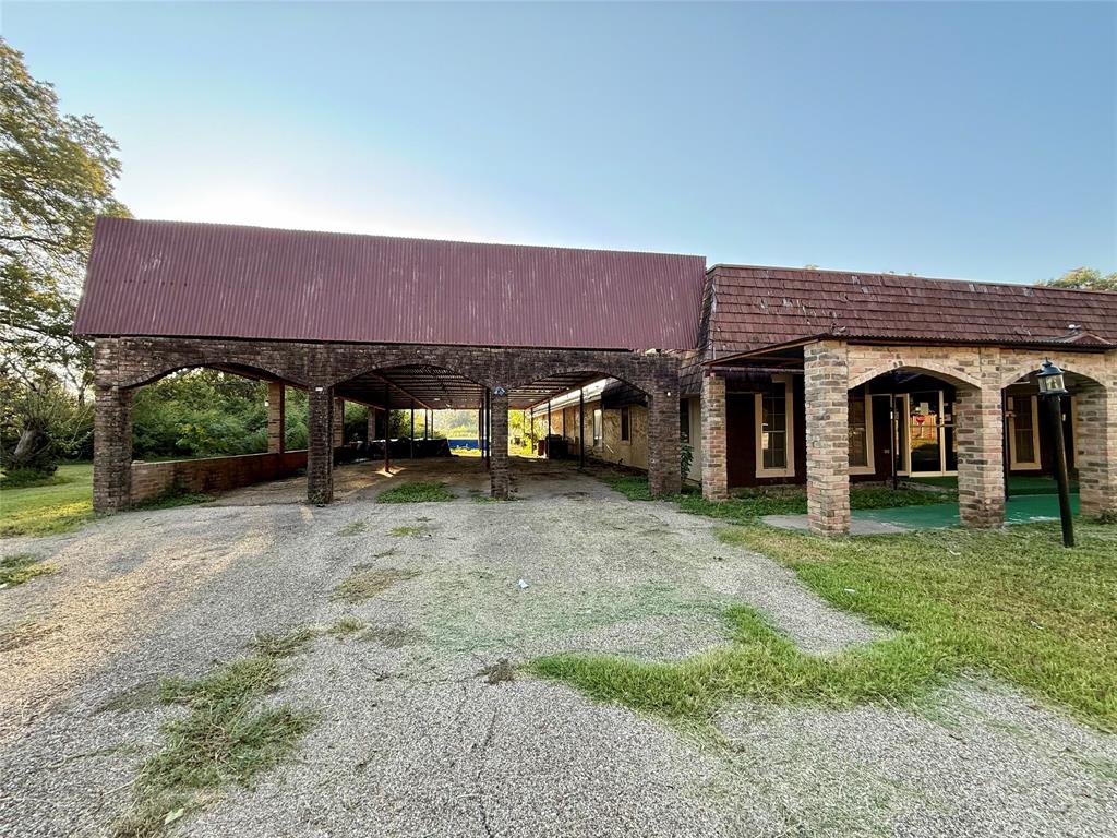 601 Ashburn Street Property Photo 2