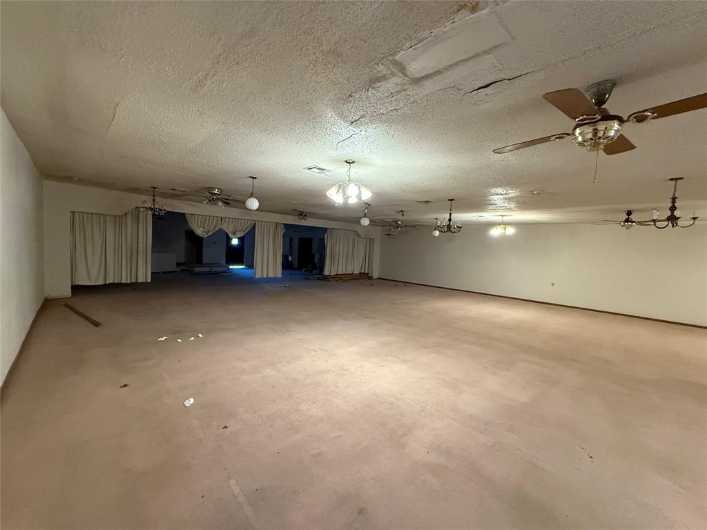 601 Ashburn Street Property Photo 8