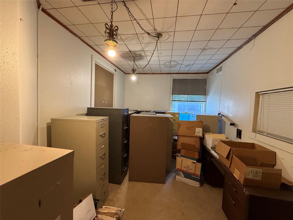 601 Ashburn Street Property Photo 10