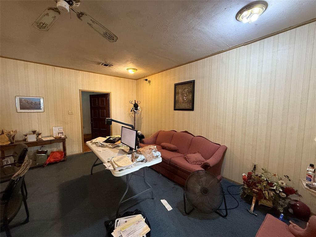 601 Ashburn Street Property Photo 19
