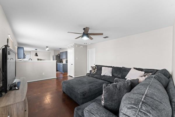 6724 Meadow Way Lane Property Photo 8