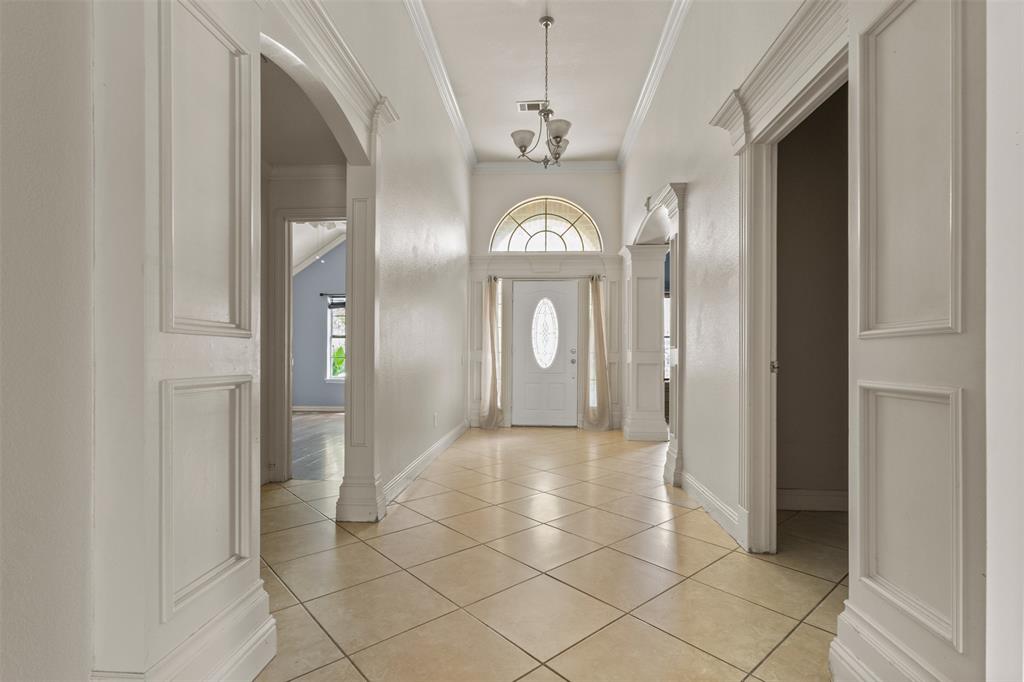 490 Lynne Drive Property Photo 3