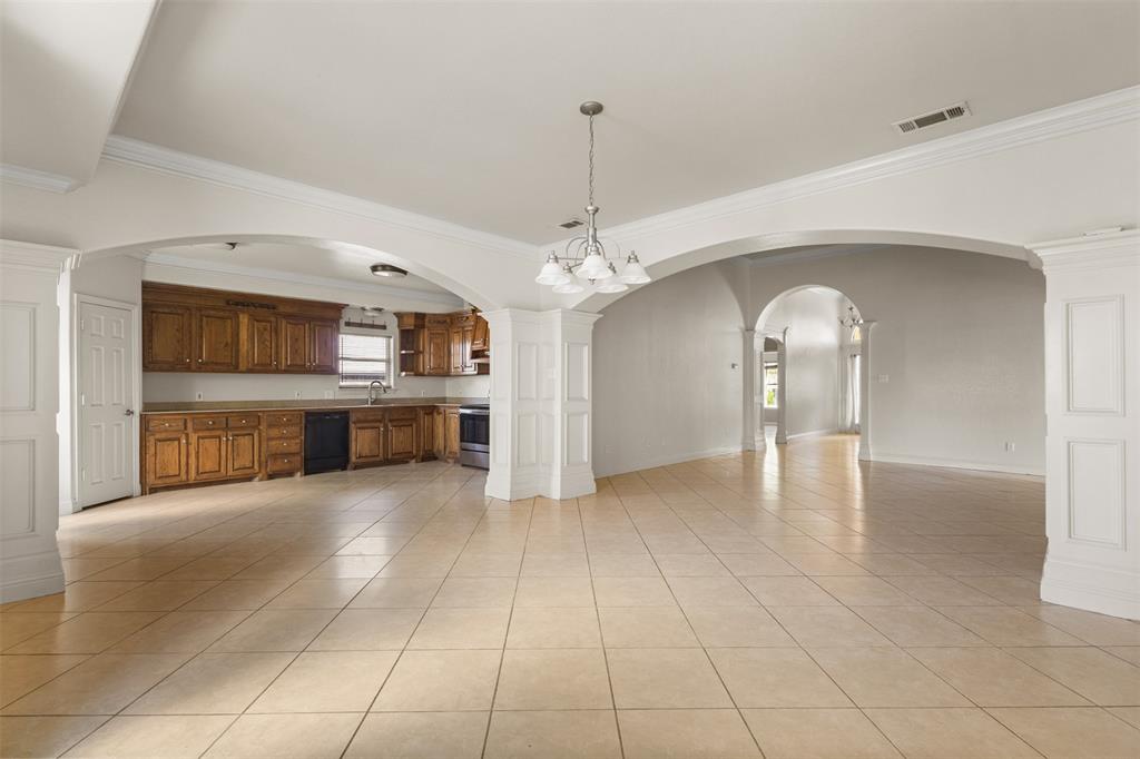 490 Lynne Drive Property Photo 7