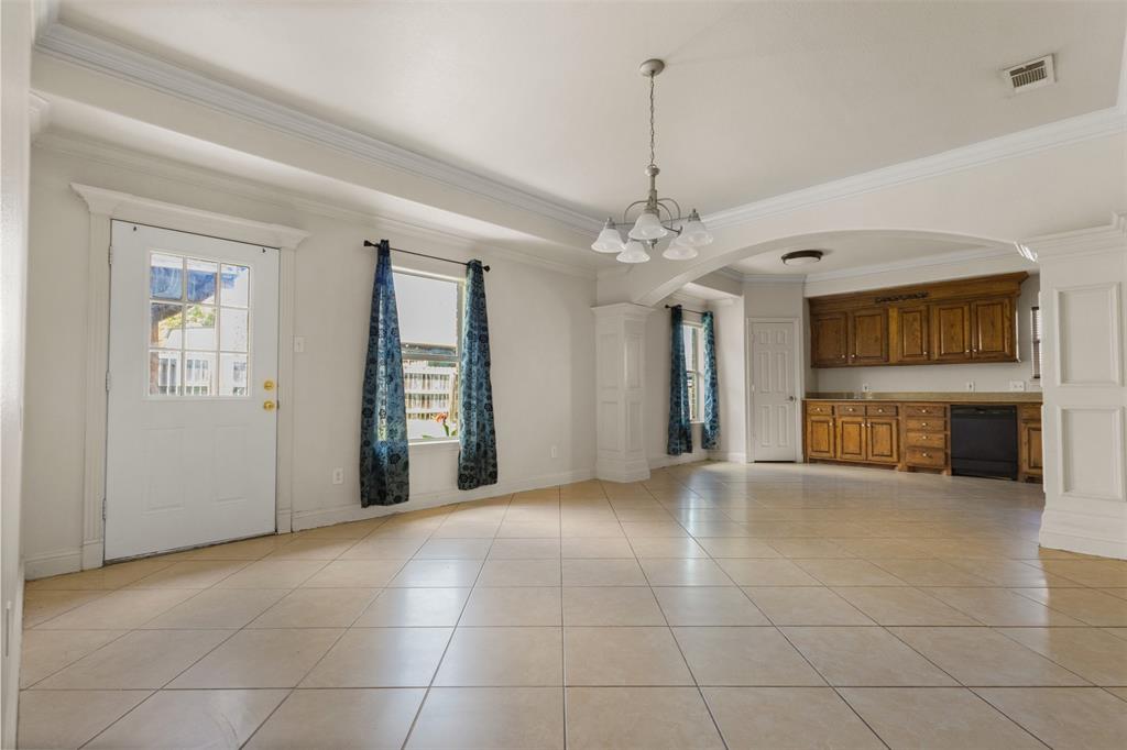 490 Lynne Drive Property Photo 8