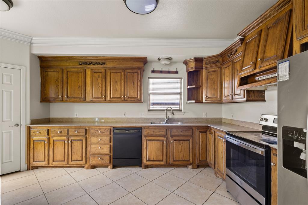 490 Lynne Drive Property Photo 10