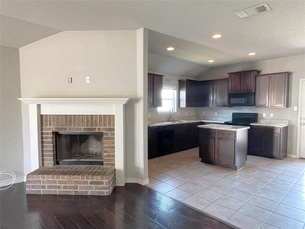 2525 Elk Creek Street Property Photo 5