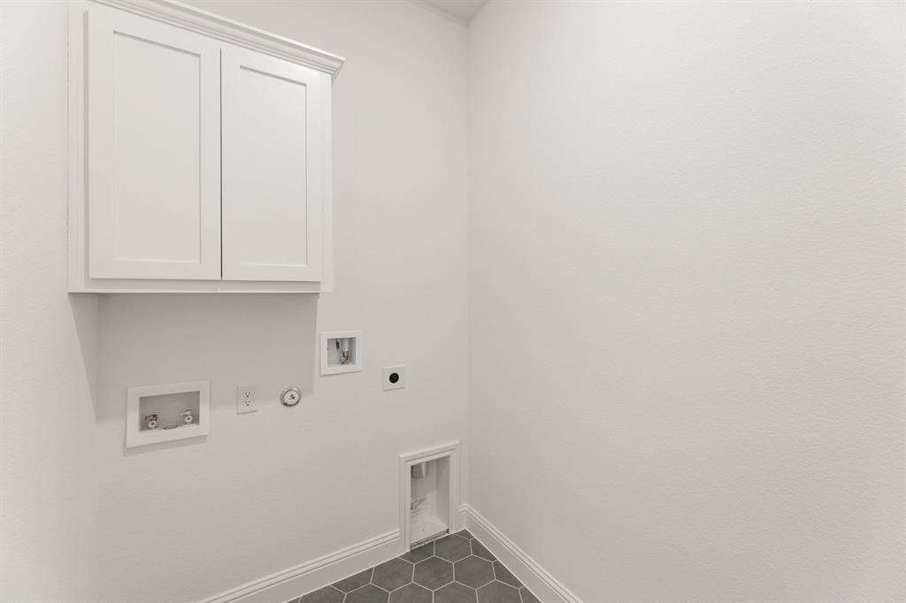 1041 Moss Grove Trail Property Photo 12