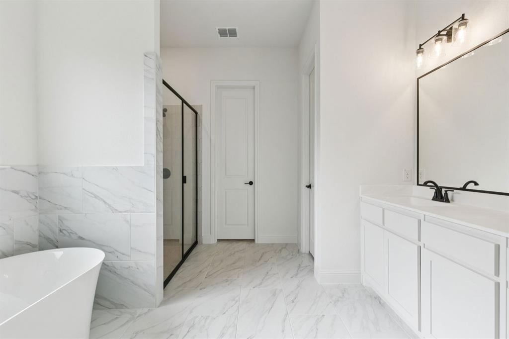 1090 Foxtail Drive Property Photo 13