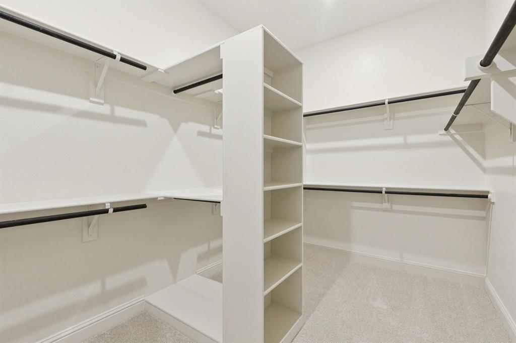 1090 Foxtail Drive Property Photo 14
