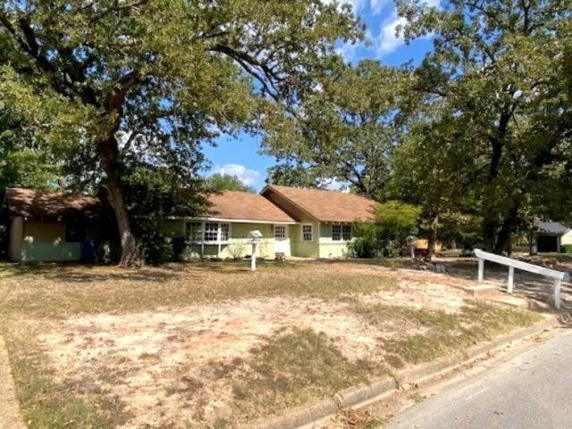 100 Thunderbird Drive Property Photo 1