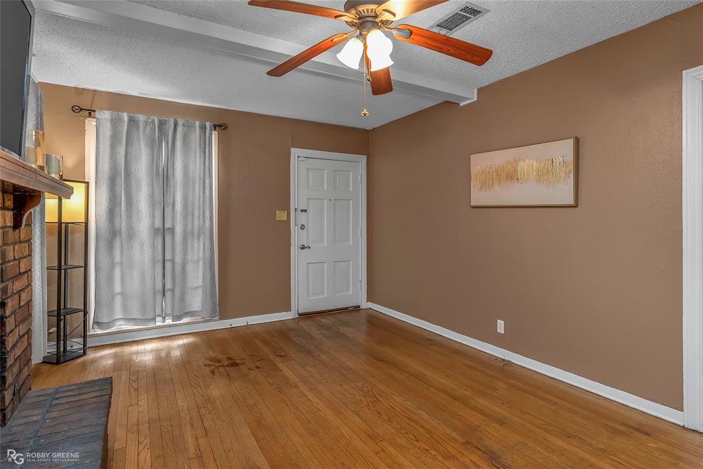 3858 Richmond Avenue Property Photo 5