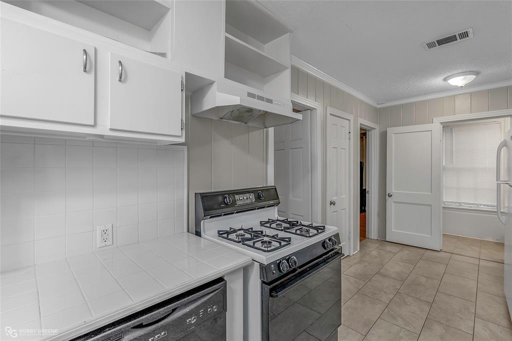 3858 Richmond Avenue Property Photo 13