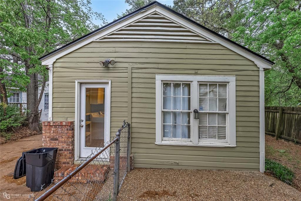 3858 Richmond Avenue Property Photo 24