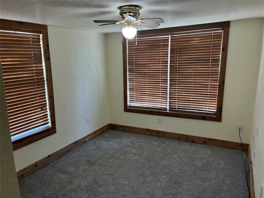 106 S Houston Street Property Photo 2
