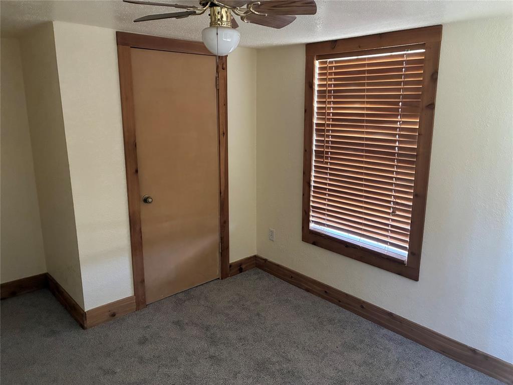 106 S Houston Street Property Photo 3