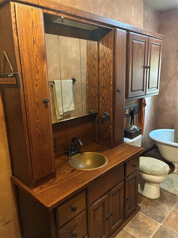 106 S Houston Street Property Photo 6