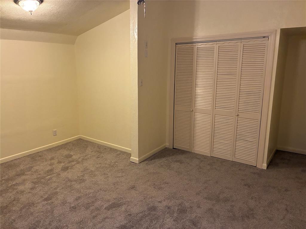 106 S Houston Street Property Photo 8