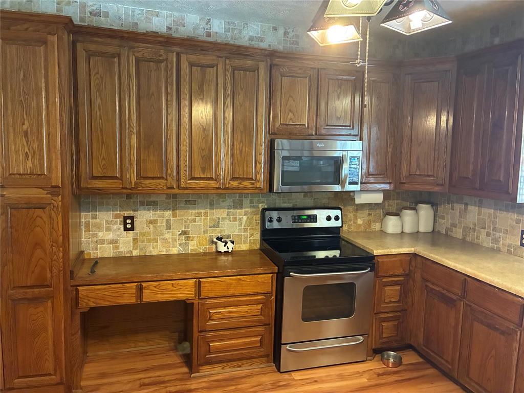 106 S Houston Street Property Photo 12