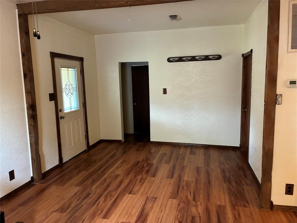 106 S Houston Street Property Photo 13