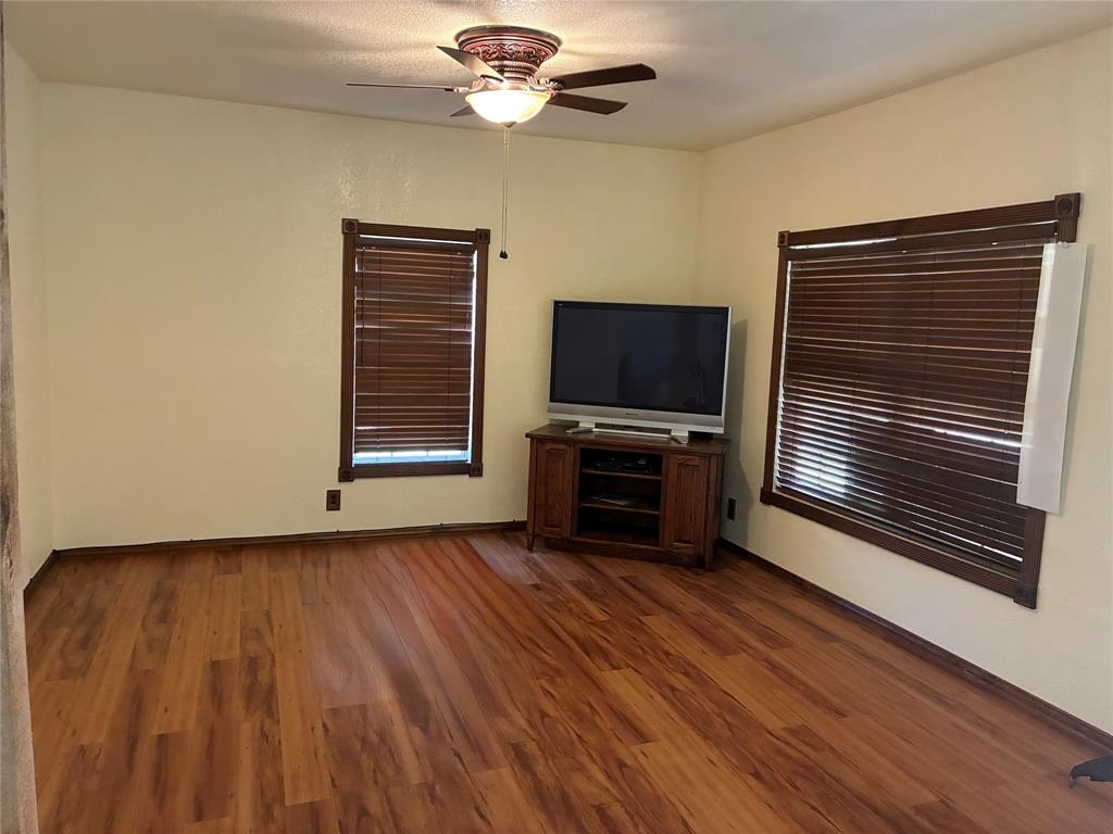 106 S Houston Street Property Photo 14